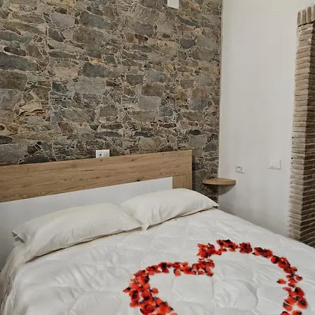 Romantic House-il Rifugio Del Fronte Apartment